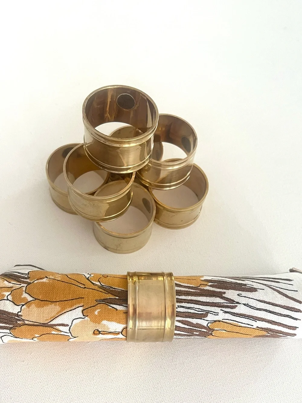 Vintage Set of 8 Brass Napkin Rings Classic Design Made in India